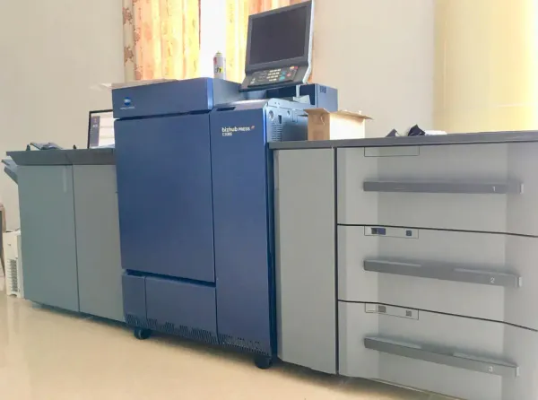 柯尼卡美能達(dá)與富士膠片商業(yè)創(chuàng)新探討數(shù)碼多功能機(jī)和打印機(jī)領(lǐng)域的潛在戰(zhàn)略聯(lián)盟，以優(yōu)化采購(gòu)、墨粉開發(fā)及生產(chǎn)效率